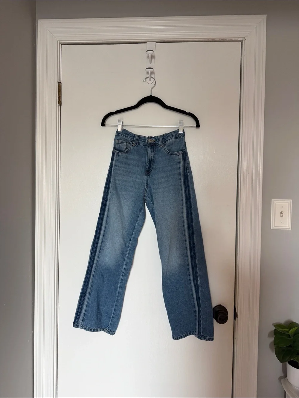 Zara- High-Rise Wide Leg girls Jeans in Light Blue- size 11-12